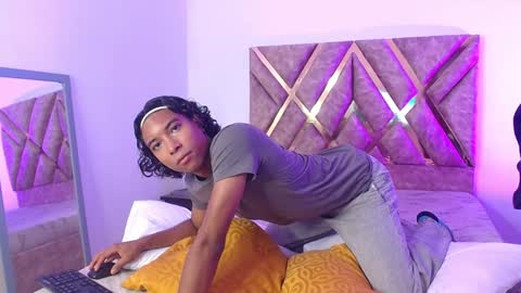 Louis Valdz online show from January 2025 08:22:02 PM