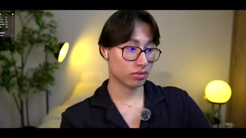 Snapshot of louis_zh chatting on September 2025 12:11:02 AM Louis online show from September 2025 12:11:02 AM