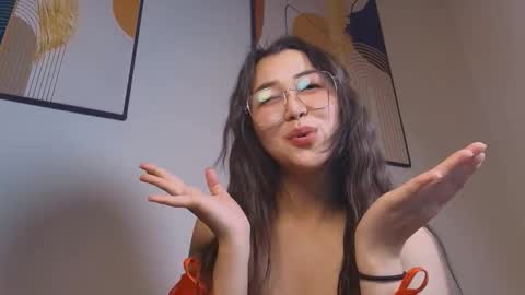 Snapshot of louisakim_ chatting on May 2026 07:11:02 PM Kim online show from May 2026 07:11:02 PM