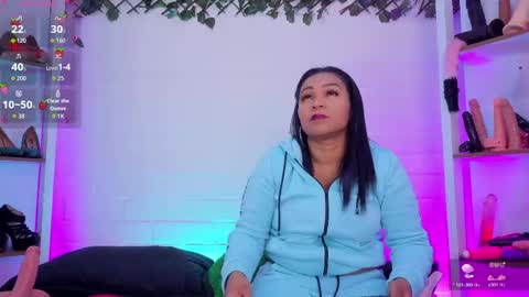 Snapshot of louise_nails chatting on April 2026 12:52:02 PM LouIse online show from April 2026 12:52:02 PM