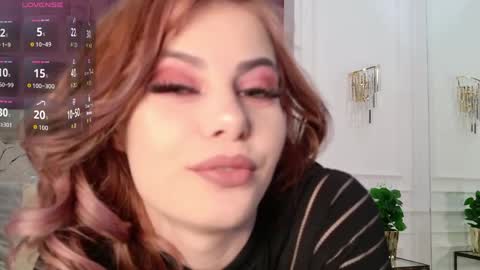 Snapshot of louisefleen chatting on April 2026 03:39:02 AM Louise online show from April 2026 03:39:02 AM