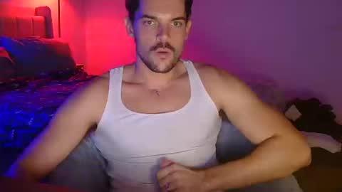 Snapshot of louisvalmer chatting on October 2025 03:29:01 AM Louis Valmer online show from October 2025 03:29:01 AM