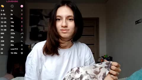 Snapshot of lourdesauerswald chatting on November 2025 07:10:01 AM EVA online show from November 2025 07:10:01 AM