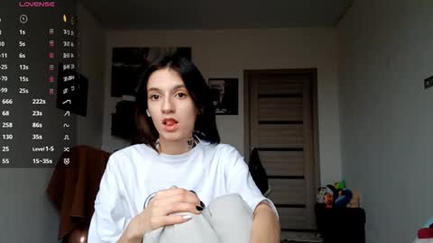 Snapshot of lourdesauerswald chatting on December 2025 07:47:01 AM EVA online show from December 2025 07:47:01 AM