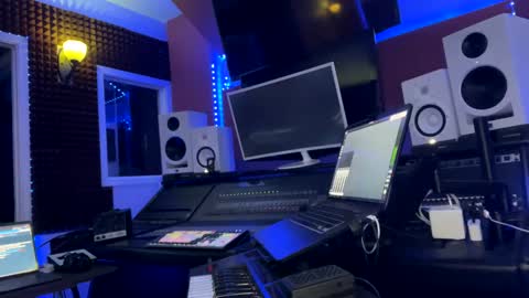 Prynce online show from March 2025 05:28:02 PM