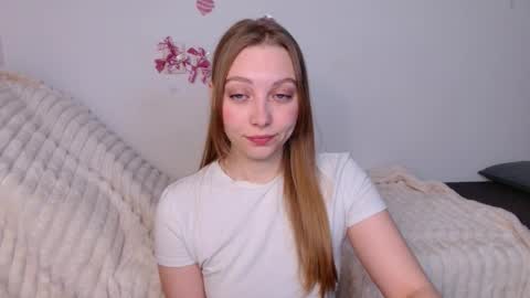 love bella  online show from March 2026 12:11:01 AM