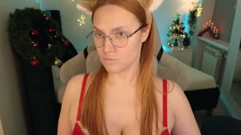 Snapshot of love_call chatting on December 2024 08:44:02 AM love_call online show from December 2024 08:44:02 AM