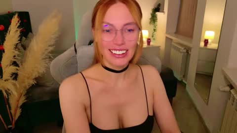 Snapshot of love_call chatting on October 2025 05:43:02 AM love_call online show from October 2025 05:43:02 AM