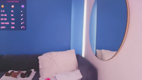 Snapshot of love_cameron chatting on February 2026 07:40:01 PM Cam online show from February 2026 07:40:01 PM