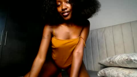 Snapshot of love_miah chatting on May 2026 11:06:01 AM Miah online show from May 2026 11:06:01 AM