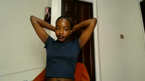 Snapshot of love_miah chatting on June 2026 02:12:02 AM Miah online show from June 2026 02:12:02 AM