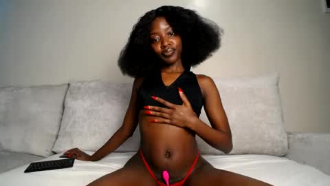 Snapshot of love_miah chatting on August 2026 01:29:02 AM Miah online show from August 2026 01:29:02 AM