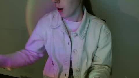 Snapshot of love_vivian chatting on February 2026 10:12:01 AM Vivian online show from February 2026 10:12:01 AM