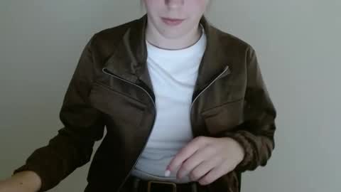 Vivian online show from April 2026 02:04:02 PM