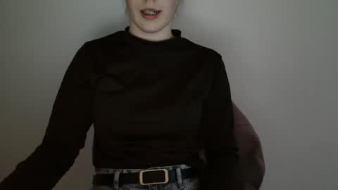 Vivian online show from April 2026 05:18:01 PM