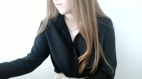 Snapshot of love_vivian chatting on June 2026 01:36:01 PM Vivian online show from June 2026 01:36:01 PM
