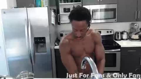 Snapshot of loveleexd21 chatting on April 2026 11:57:02 PM loveleexd21 online show from April 2026 11:57:02 PM