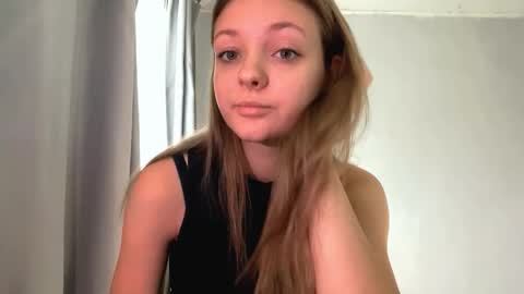 Ella online show from October 2025 06:03:02 AM