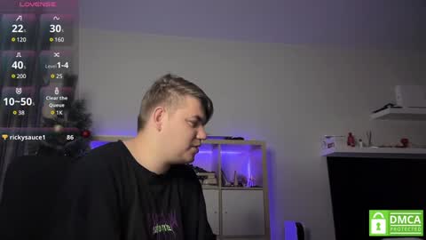 Snapshot of lovelly_mooncouple chatting on December 2024 09:20:02 AM Mileena and Oliver online show from December 2024 09:20:02 AM