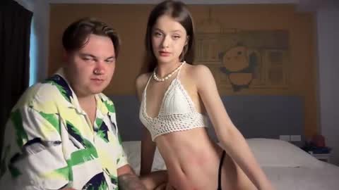 Snapshot of lovelly_mooncouple chatting on March 2025 09:44:01 AM Mileena and Oliver online show from March 2025 09:44:01 AM