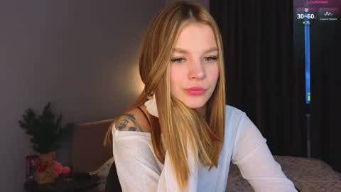 Snapshot of lovely_babyy chatting on January 2025 02:56:01 AM Jenny online show from January 2025 02:56:01 AM