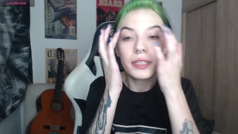 Snapshot of lovely_cass chatting on December 2024 09:54:02 PM Cassie online show from December 2024 09:54:02 PM