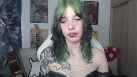 Snapshot of lovely_cass chatting on December 2024 06:16:01 PM Cassie online show from December 2024 06:16:01 PM