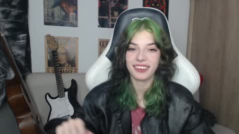 Snapshot of lovely_cass chatting on December 2024 01:29:01 AM Cassie online show from December 2024 01:29:01 AM