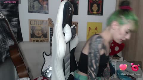 Snapshot of lovely_cass chatting on December 2024 03:03:01 AM Cassie online show from December 2024 03:03:01 AM
