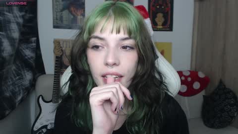 Snapshot of lovely_cass chatting on December 2024 01:07:02 AM Cassie online show from December 2024 01:07:02 AM