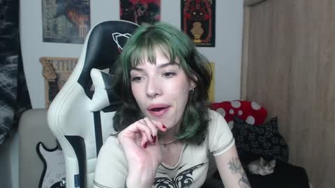 Snapshot of lovely_cass chatting on January 2025 02:37:02 AM Cassie online show from January 2025 02:37:02 AM