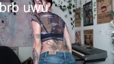Snapshot of lovely_cass chatting on January 2025 02:53:02 AM Cassie online show from January 2025 02:53:02 AM