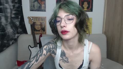 Snapshot of lovely_cass chatting on February 2025 02:49:02 AM Cassie online show from February 2025 02:49:02 AM