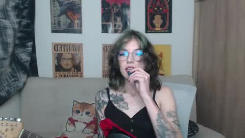 Snapshot of lovely_cass chatting on February 2025 04:20:01 AM Cassie online show from February 2025 04:20:01 AM
