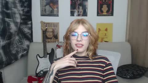 Snapshot of lovely_cass chatting on March 2025 07:08:02 AM Cassie online show from March 2025 07:08:02 AM