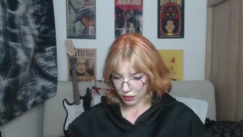 Snapshot of lovely_cass chatting on March 2025 07:32:02 AM Cassie online show from March 2025 07:32:02 AM
