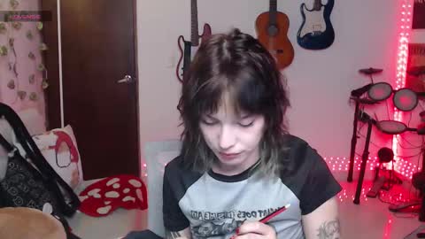 Snapshot of lovely_cass chatting on October 2025 01:28:02 AM Cassie online show from October 2025 01:28:02 AM