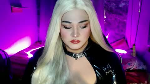 lovely_coleen online show from November 2025 06:22:02 PM