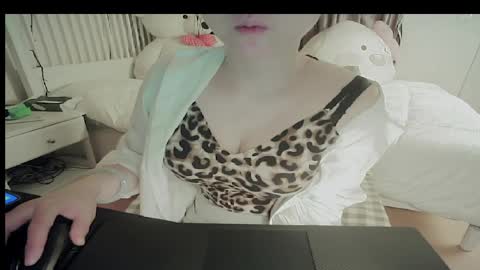 Snapshot of lovely_dana chatting on March 2026 04:57:01 PM DANA KIM online show from March 2026 04:57:01 PM