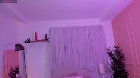 Snapshot of lovely_emma18 chatting on July 2026 01:06:02 PM Emma online show from July 2026 01:06:02 PM