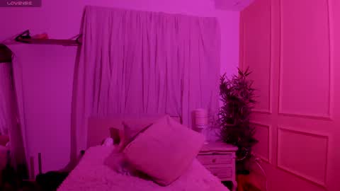 Snapshot of lovely_emma18 chatting on July 2026 01:15:01 PM Emma online show from July 2026 01:15:01 PM