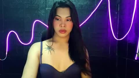 lovely_krizzy online show from April 2026 10:07:02 AM