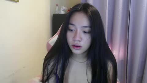 lovely_leah23 online show from October 2025 02:54:02 AM