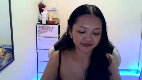lovely_slutty online show from December 2025 03:06:01 PM