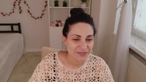Snapshot of lovelybeatricee chatting on May 2026 10:44:01 AM Beatrice online show from May 2026 10:44:01 AM
