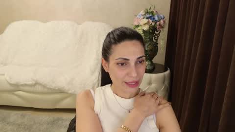 Snapshot of lovelybeatricee chatting on June 2026 06:35:01 PM Beatrice online show from June 2026 06:35:01 PM