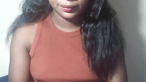 lovelylarra online show from April 2026 08:15:01 AM