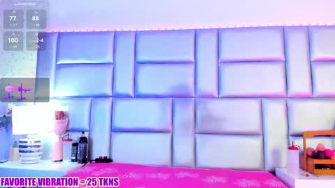 Snapshot of lovelynickyy chatting on April 2026 07:07:02 PM Nicky online show from April 2026 07:07:02 PM