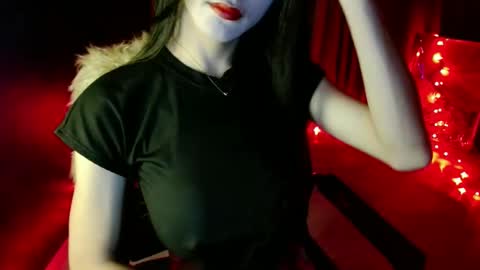 lovelypetite143 online show from April 2026 07:47:01 AM