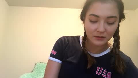 Queen Aria  online show from October 2025 07:38:02 PM